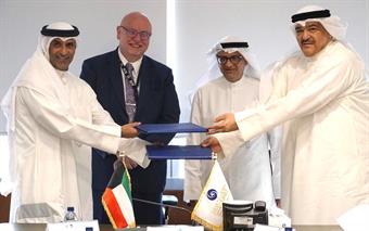 L’Académie des marchés financiers et l’Université américaine du Koweït signent un mémorandum d’entente