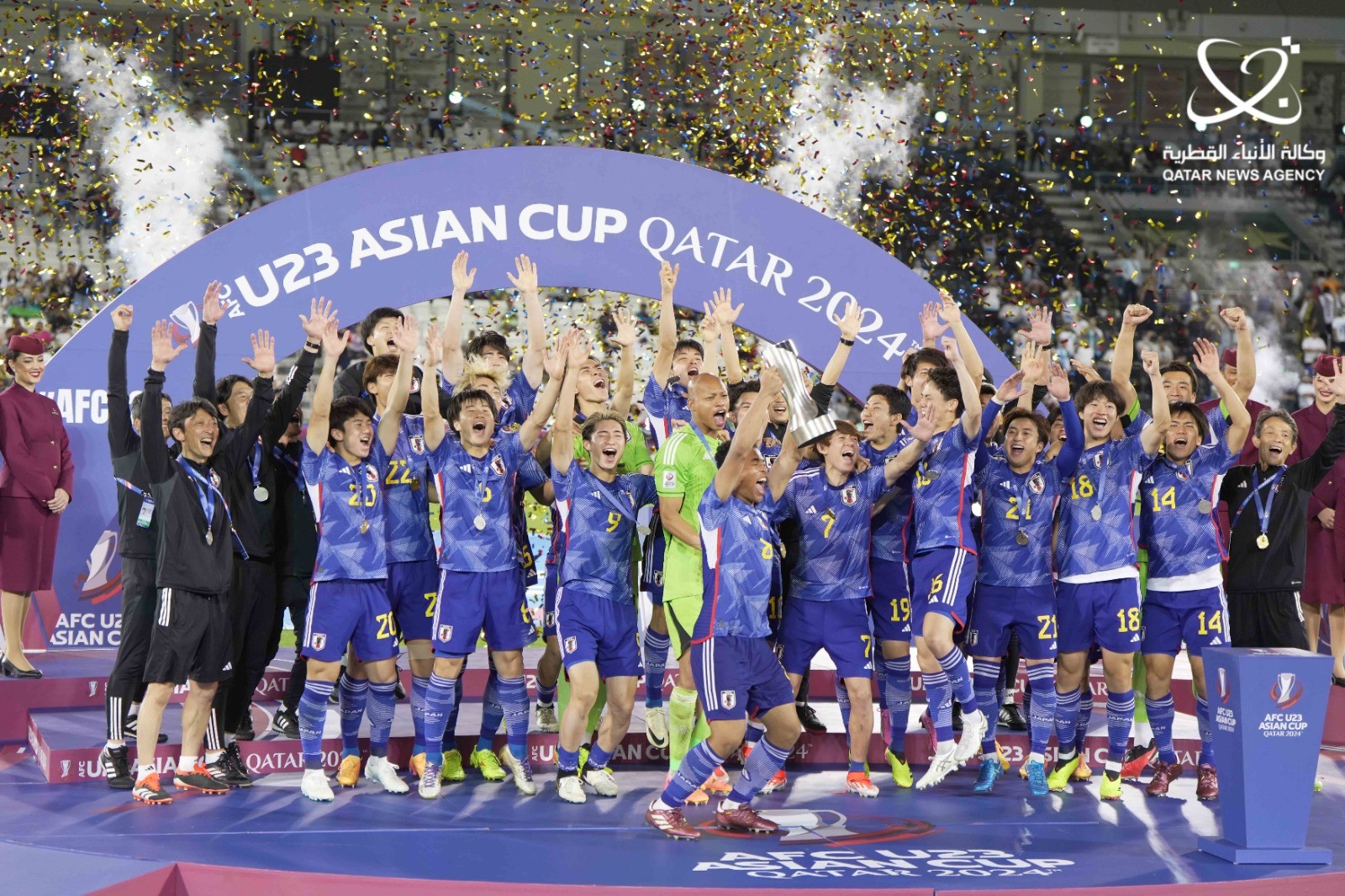 لاعبو اليابان يحتفلون بفوزهم بلقب كأس آسيا تحت 23 عاما لكرة القدم