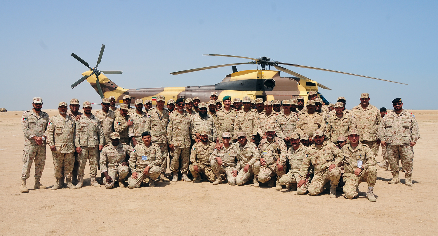 لقطة جماعية للواء الدفاع الجوي في الجيش الكويتي في جزيرة فيلكا