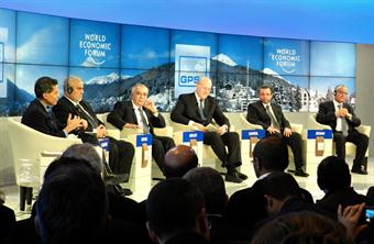 The prime ministers of Morocco, Libya, Egypt, Palestine and Lebanon in front of the World Economic Forum