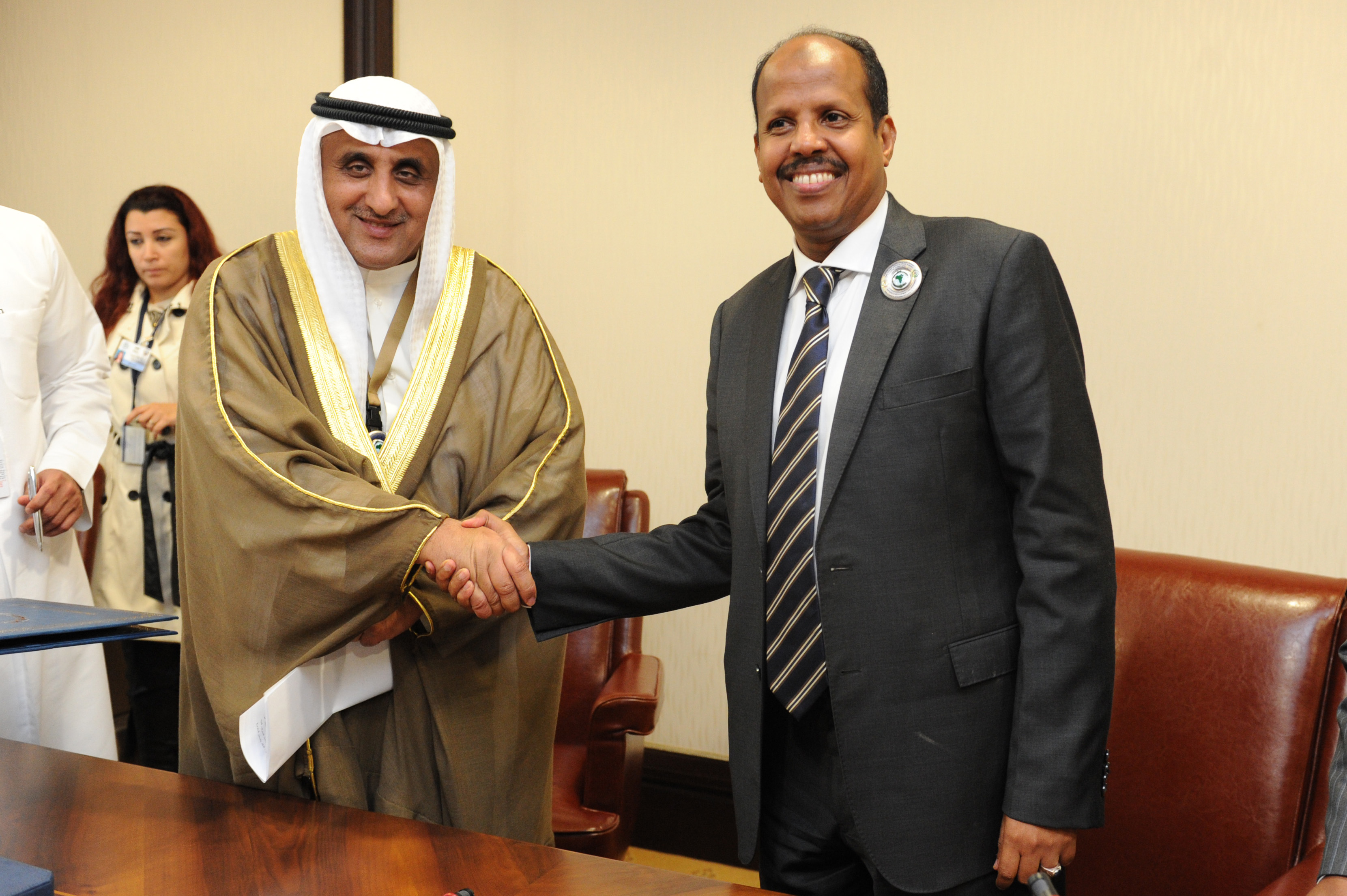 KFAED Director General Abdulwahab Al-Bader with the Djiboutian Minister of Foreign Affairs and International Cooperation Mahmoud Ali Youssouf during the signing ceremony