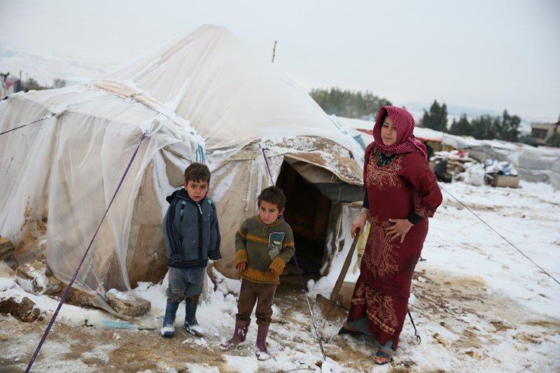 Refugee children forced to cope with freezing temperatures