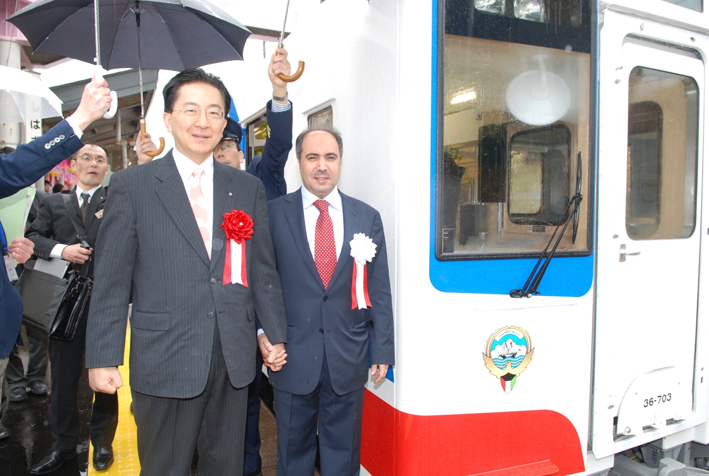Kuwaiti Ambassador to Japan, Abdulrahman Al-Otaibi with President Masahiko Mochizuki Sanriku Railway