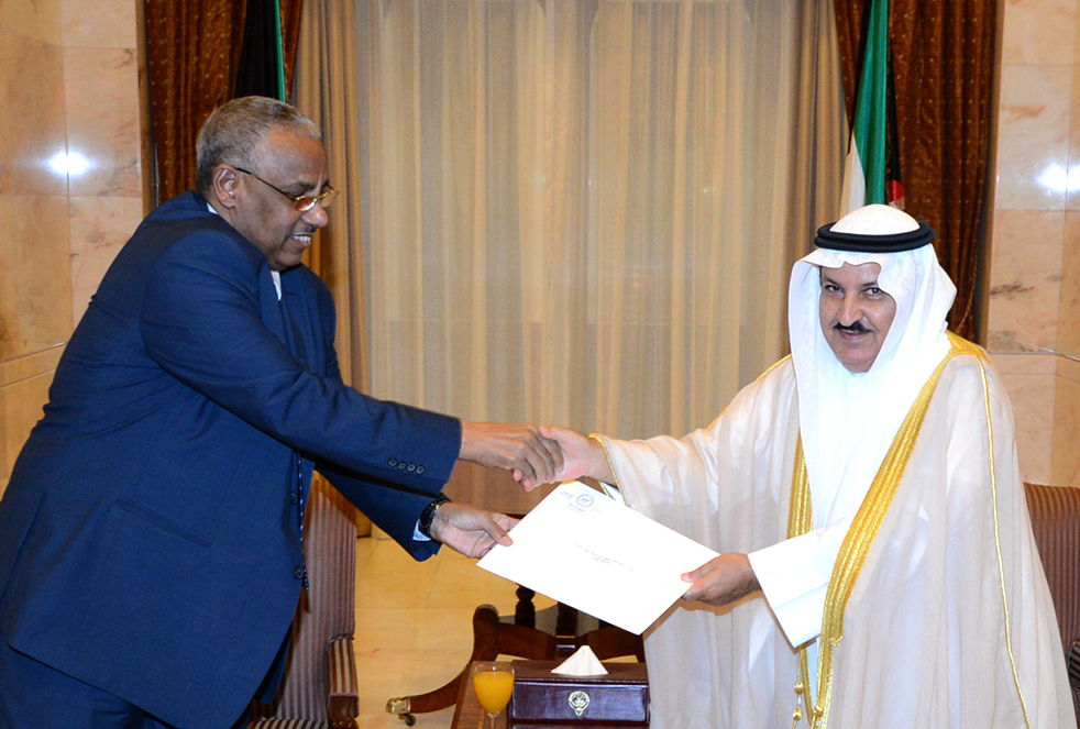 Amiri Diwan Advisor hands a letter from Eritrean Ambassador to Saudi Arabia