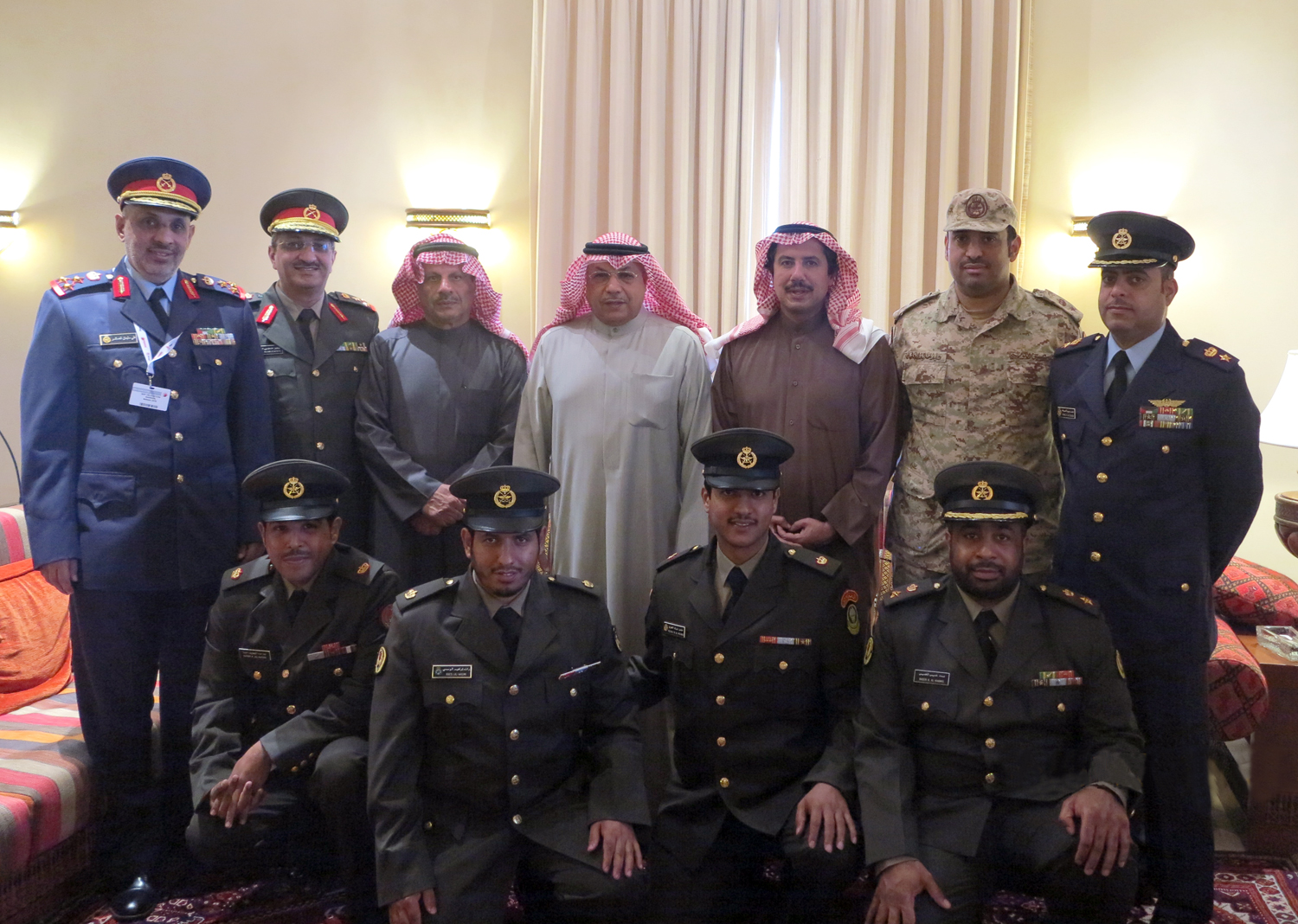 Deputy Prime Minister and Minister of Defense Sheikh Sabah Khaled Al-Jarrah Al-Sabah received Kuwaiti officers enrolled at the Royal Command and Staff College (RCSC) of the Bahrain Defence Forces