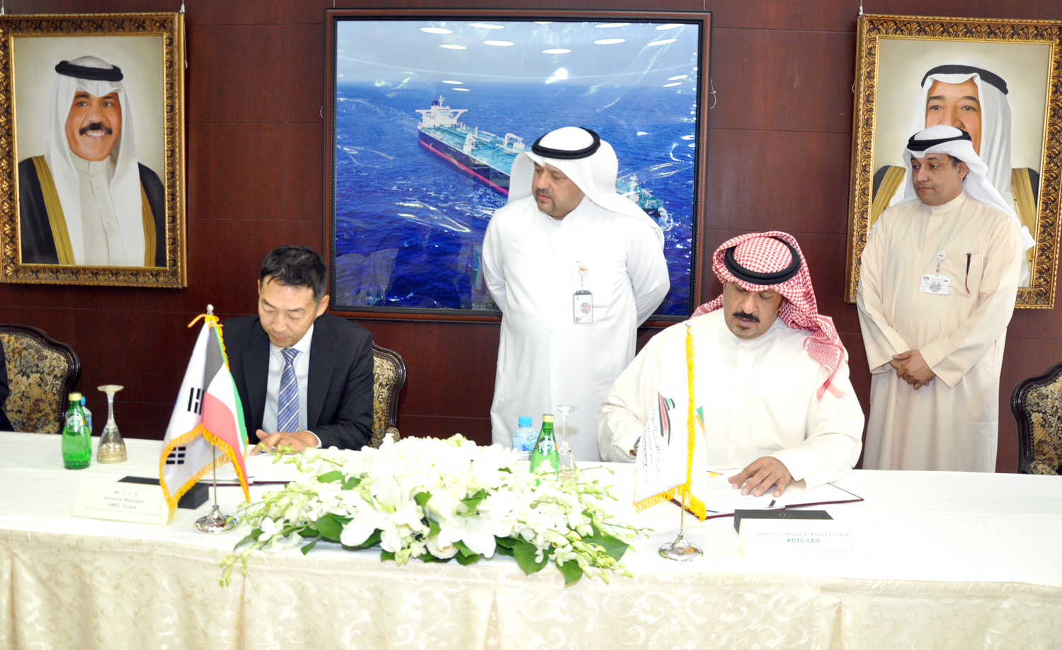 Officials from Kuwait Oil Tanker Company (KOTC) and Hyundai Mipo Dockyard (HMD) during the signing ceremony