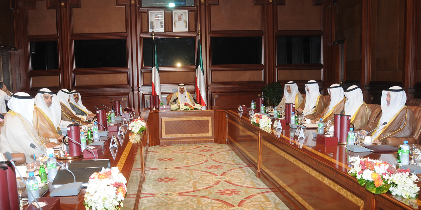 سمو ولي العهد الشيخ نواف الأحمد الجابر الصباح أثناء ترؤسه الاجتماع الأول لمجلس الأمن الوطني