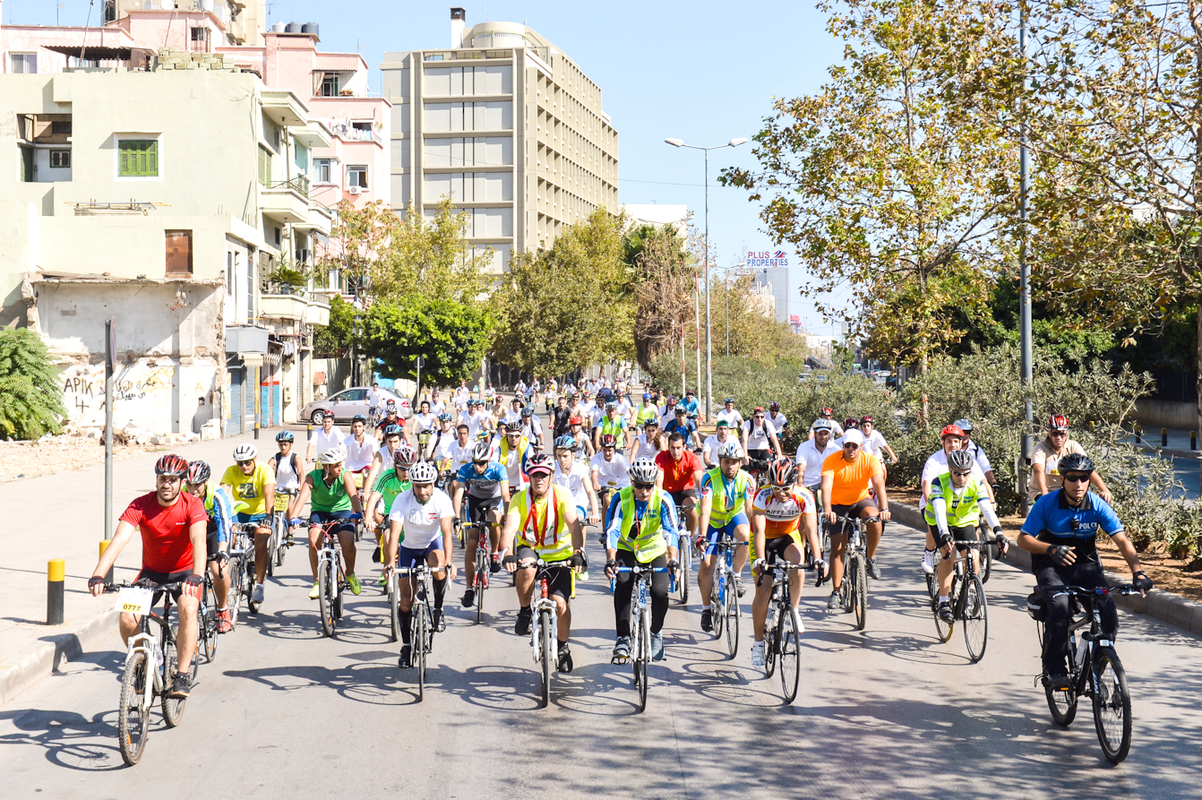 دراجات هوائية تجوب شوارع بيروت خلال نشاط رياضي بيئي للمطالبة بانشاء ممرات امنة للدراجات الهوائية
