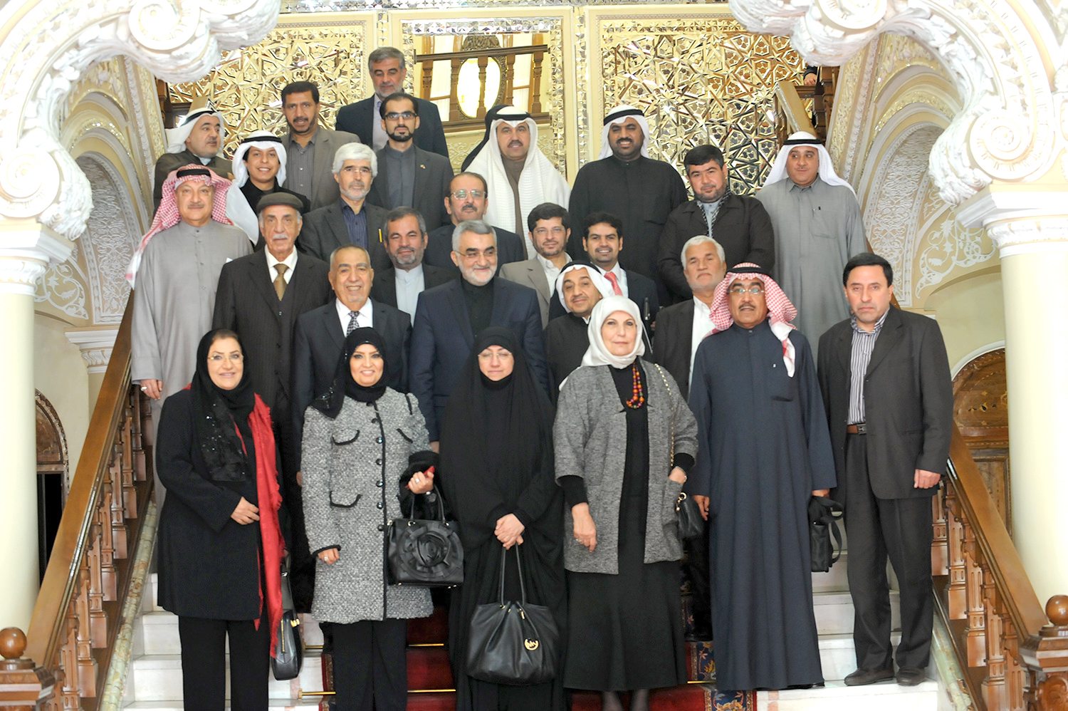 صورة جماعية لوفد رابطة الصداقة الكويتية - الايرانية في مجلس الشورى الاسلامي