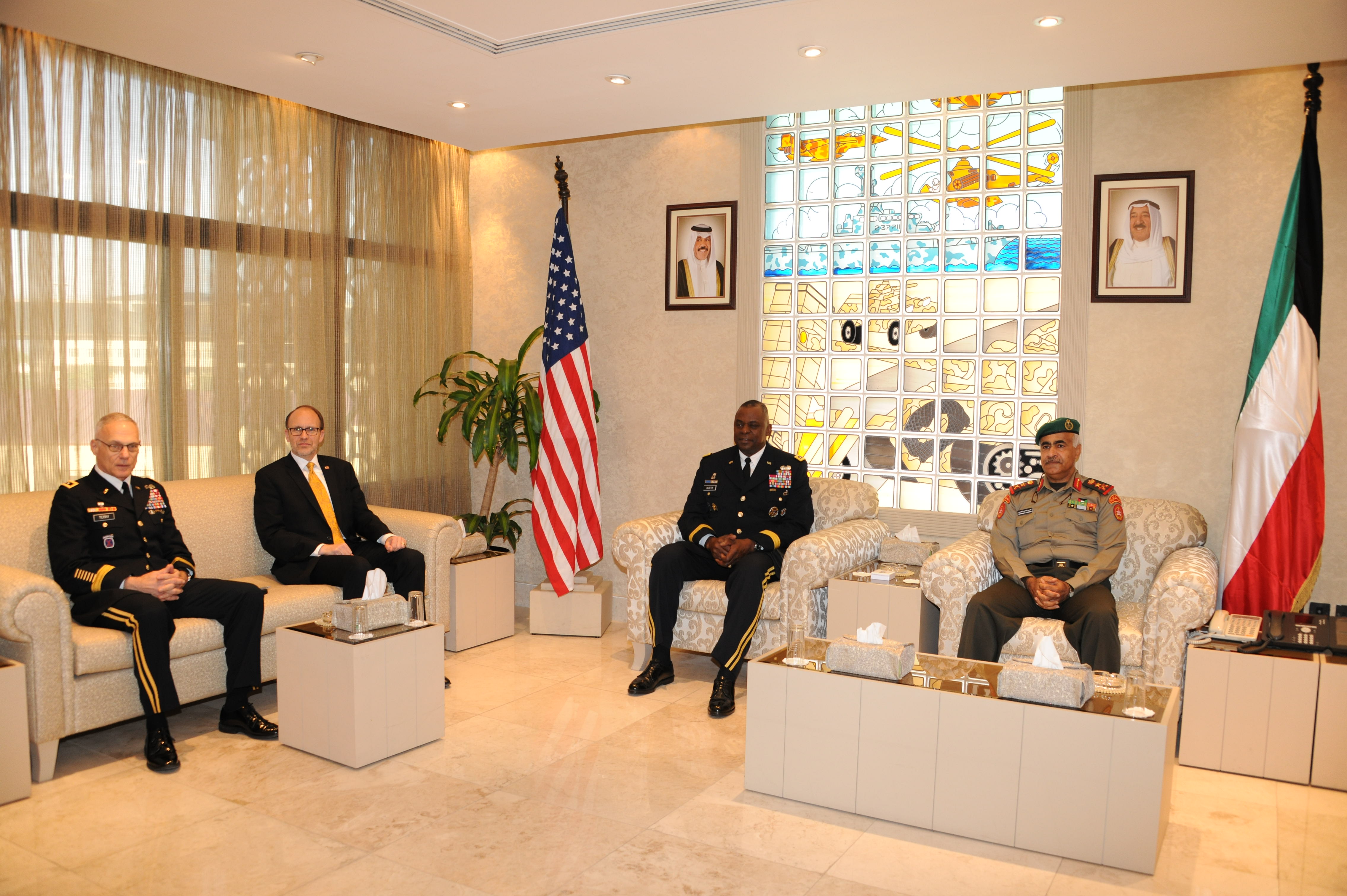 The Army Chief of Staff Lieutenant General Mohammad Khaled Al-Khoder with Commander of the US Central Command (CENTCOM) General Lloyd J. Austin