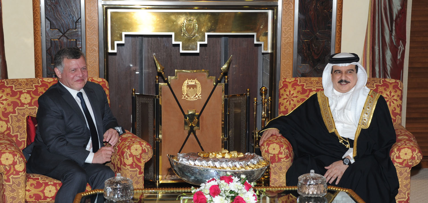 العاهل البحريني الملك حمد بن عيسى ال خليفة مع العاهل الاردني الملك عبدالله الثاني ابن الحسين