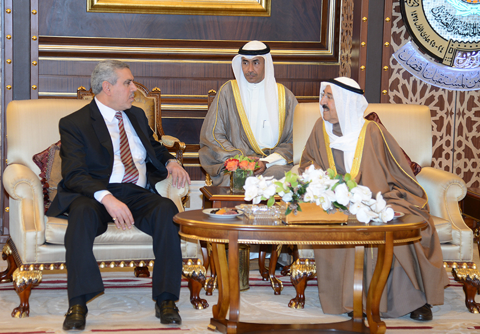 His Highness the Amir Sheikh Sabah Al-Ahmad Al-Jaber Al-Sabah receives Iraqi Vice-President Khudhair Al-Khuzaee