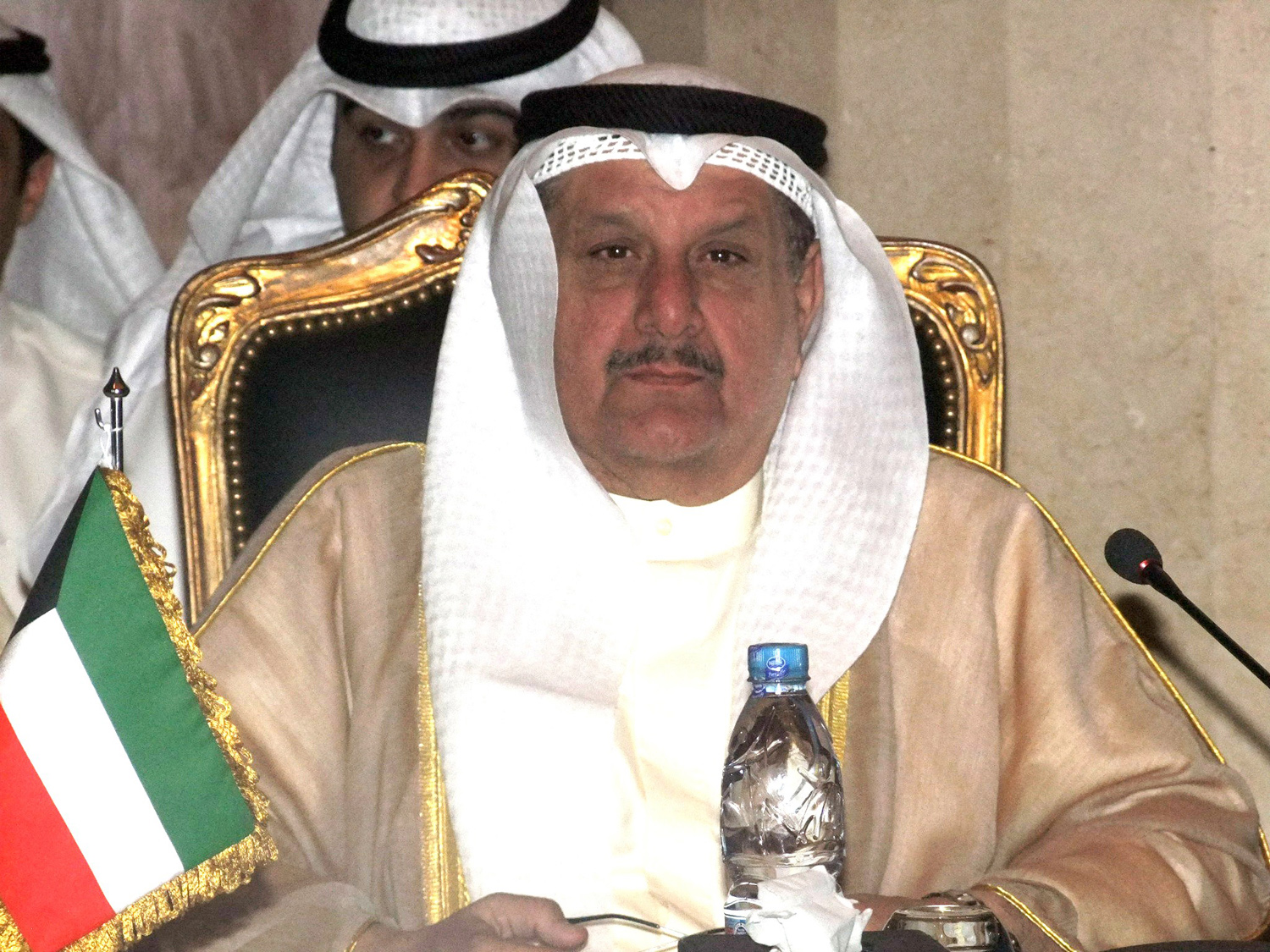 وزير المواصلات ووزير الدولة لشؤون البلدية عيسى أحمد الكندري