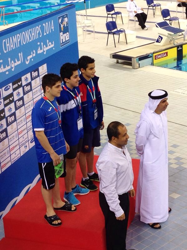 تتويج منتخب دولة الكويت الفائز بثلاث ميداليات ذهبية في بطولة دبي الدولية الأولى للألعاب المائية