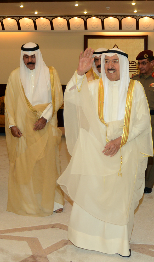 His Highness the Amir Sheikh Sabah Al-Ahmad Al-Jaber Al-Sabah  performs eid prayers