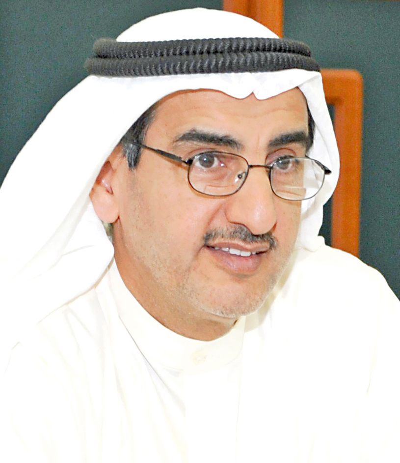 وزير الأشغال العامة ووزير الكهرباء والماء المهندس عبدالعزيز الابراهيم