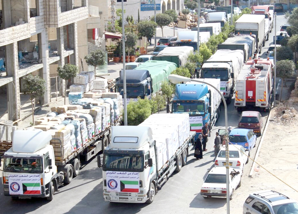 26 Kuwaiti aid-loaded trucks enter Gaza Strip