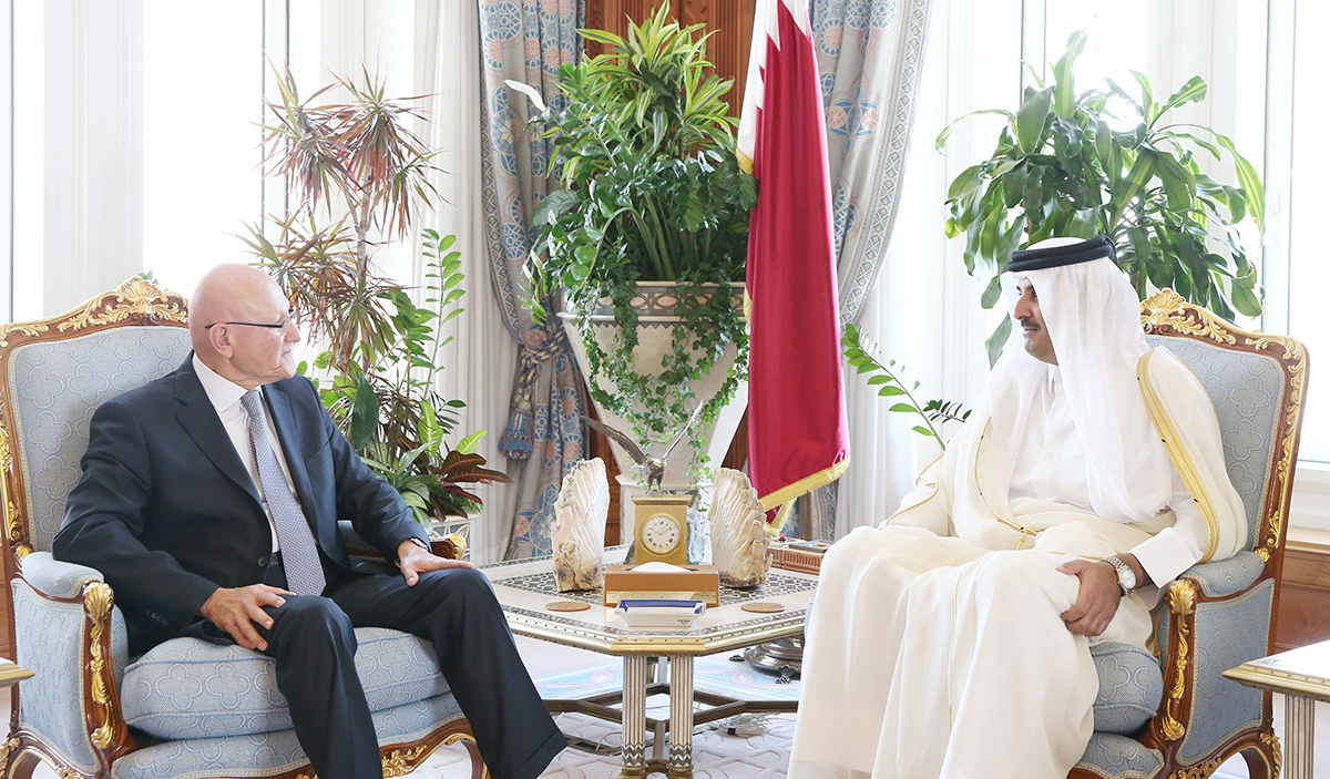 Qatari Amir Sheikh Tamin bin Hamad Al Thani meets visiting Lebanese Prime Minister Tammam Salam