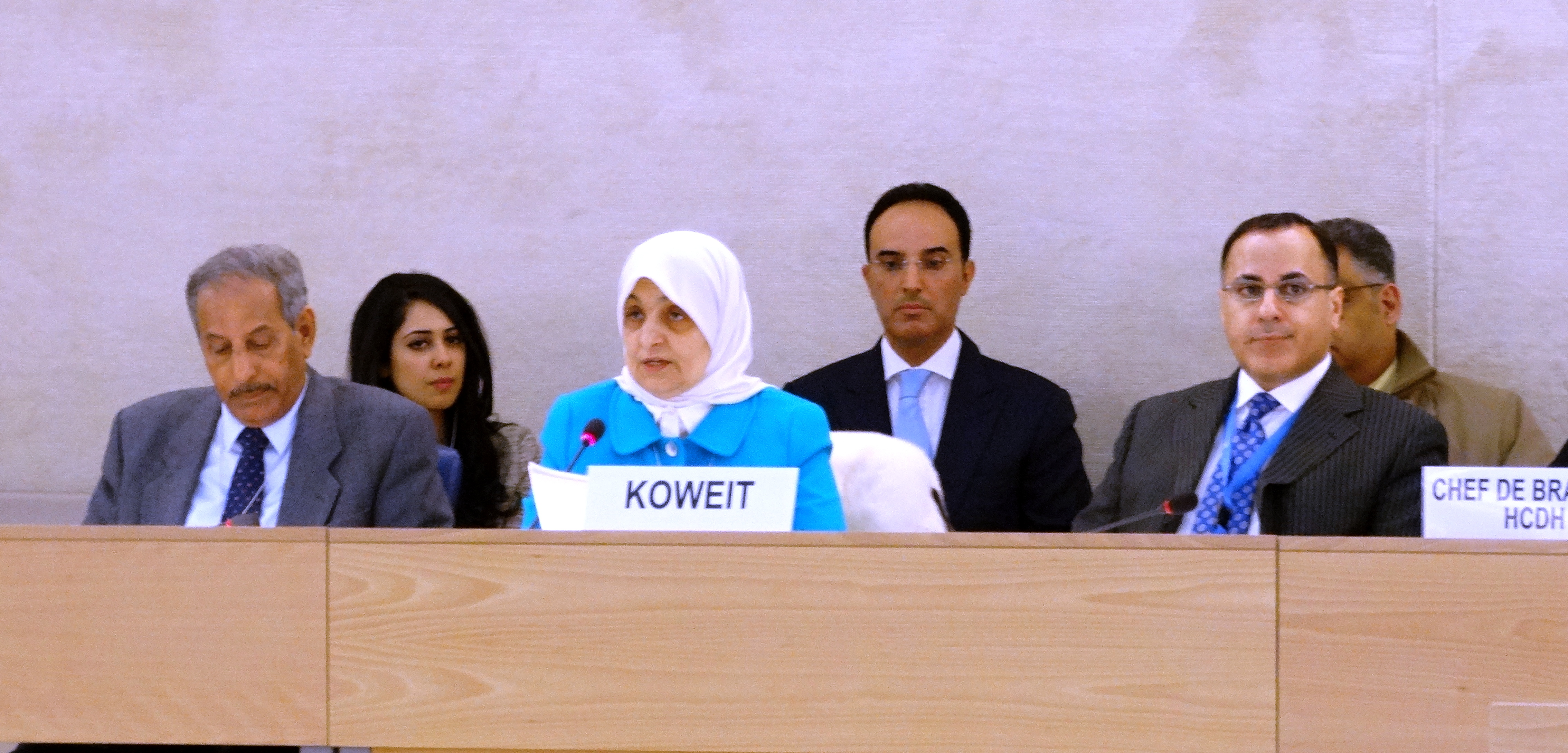 وزيرة الشؤون الاجتماعية والعمل ووزيرة الدولة لشؤون التخطيط والتنمية لدى الكويت هند صبيح الصبيح تتحدث أمام الدورة ال21 لفريق الامم المتحدة