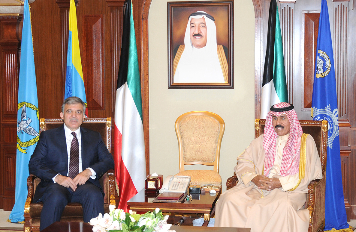 His Highness the Crown Prince Sheikh Nawaf Al-Ahmad Al-Jaber Al-Sabah receives the former president of Turkey, Abdullah Gul