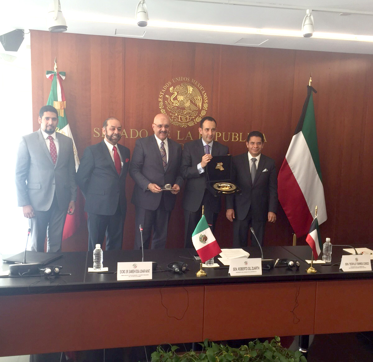 Kuwait's Ambassador in Mexico City Sameeh Johar Hayat with Mexican Senate President Roberto Gil Zuarth