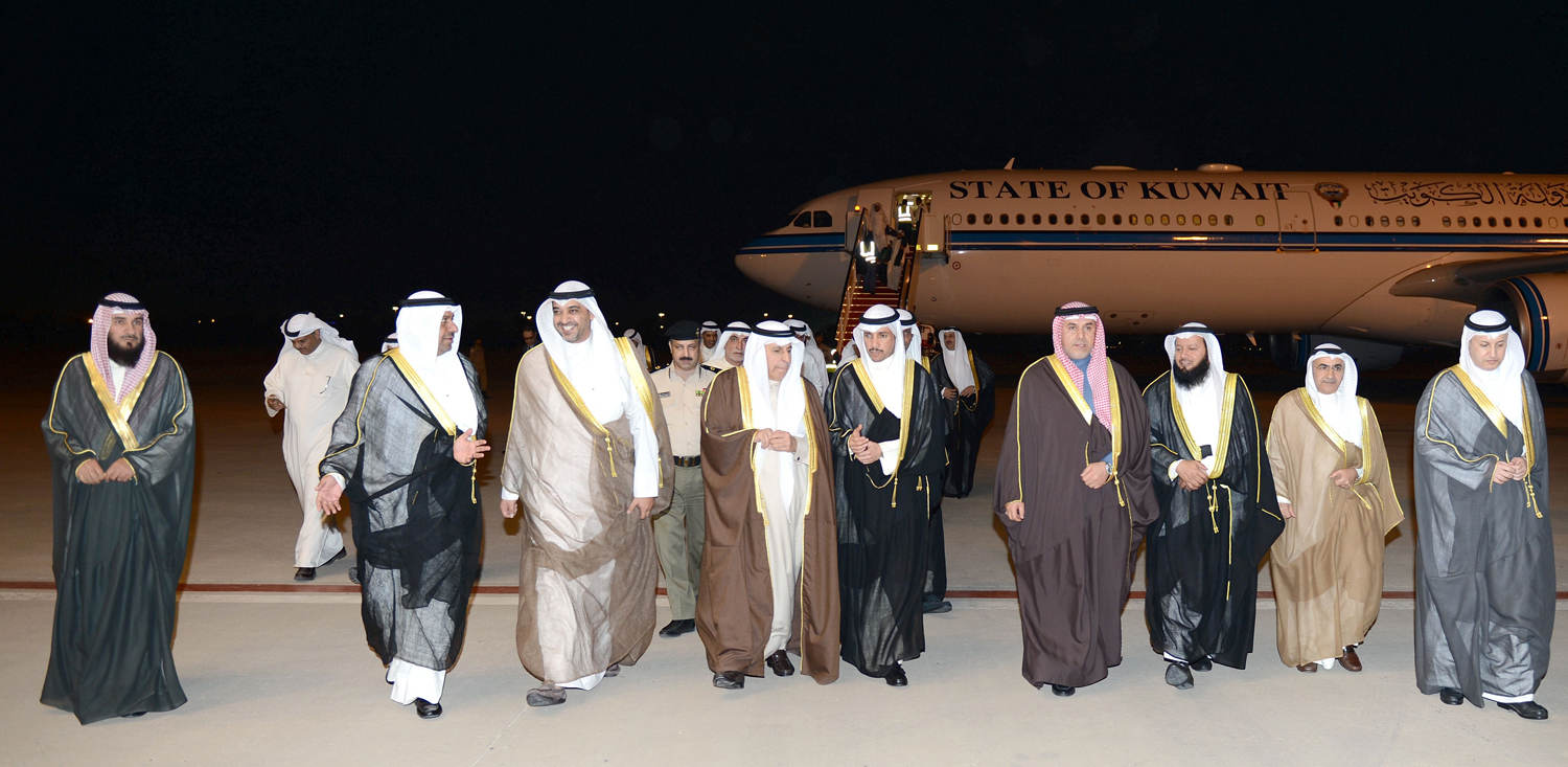 رئيس مجلس الامة مرزوق علي الغانم يصل البلاد قادما من الرياض