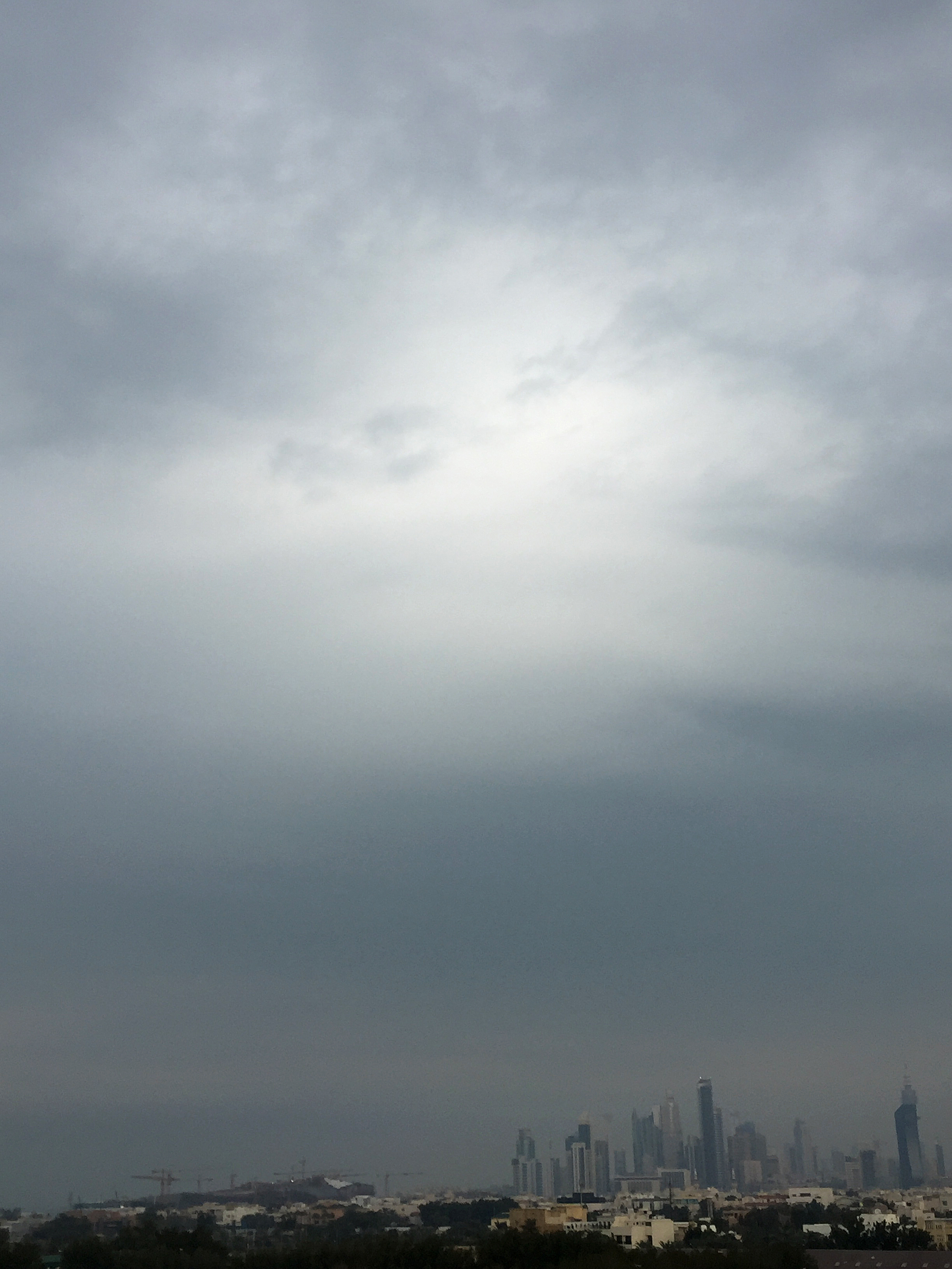 Kuwait now and in the coming 48 hours is witnessing clouds, expected to be accompanied by rain