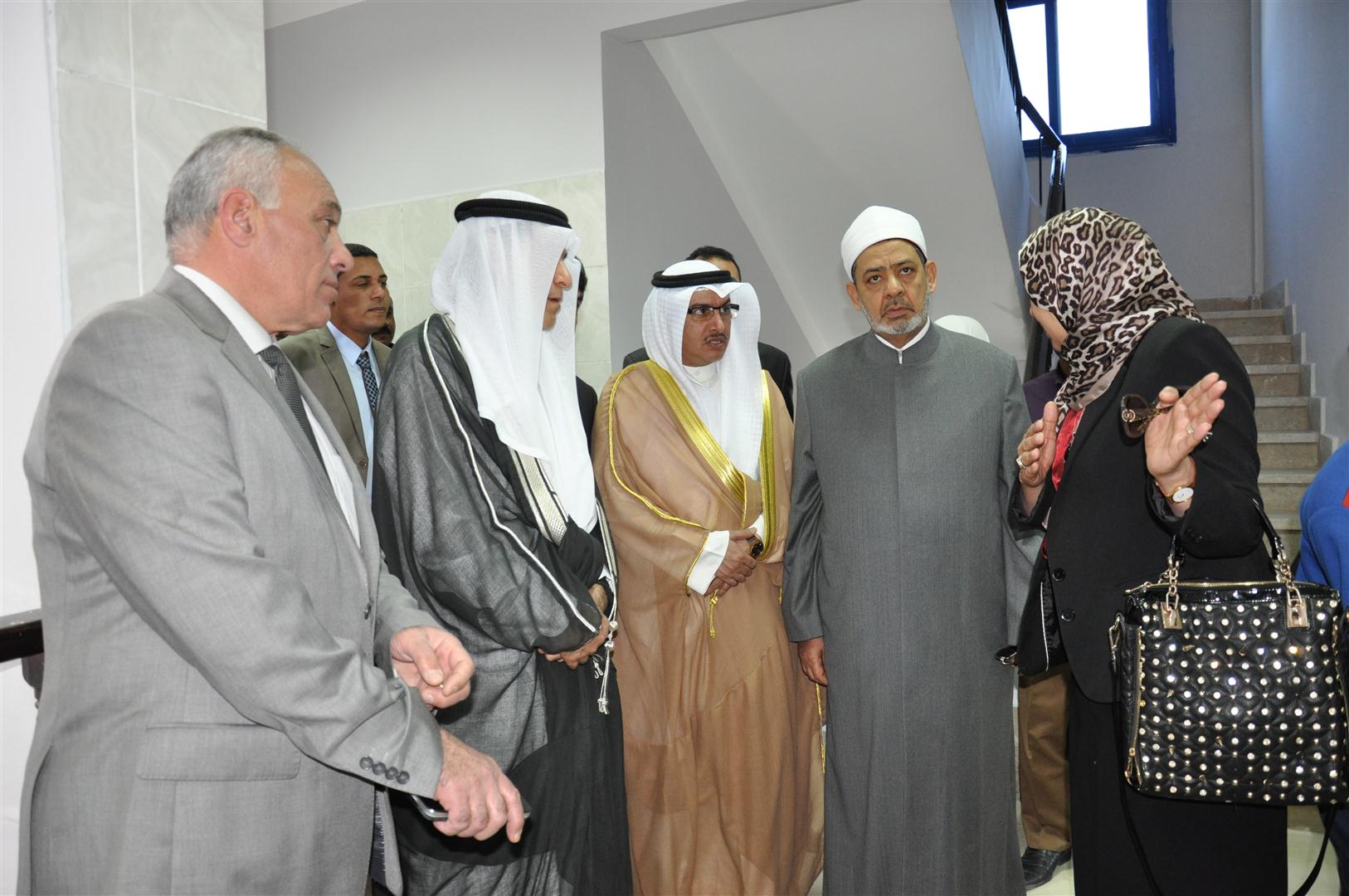 The Grand Imam of Al-Azhar Dr. Ahmad Al-Tayyeb and Kuwait's Ambassador to Egypt Salem Ghassab Al-Zamanan opened a Kuwaiti-funded charitable complex in Luxor in Upper Egypt