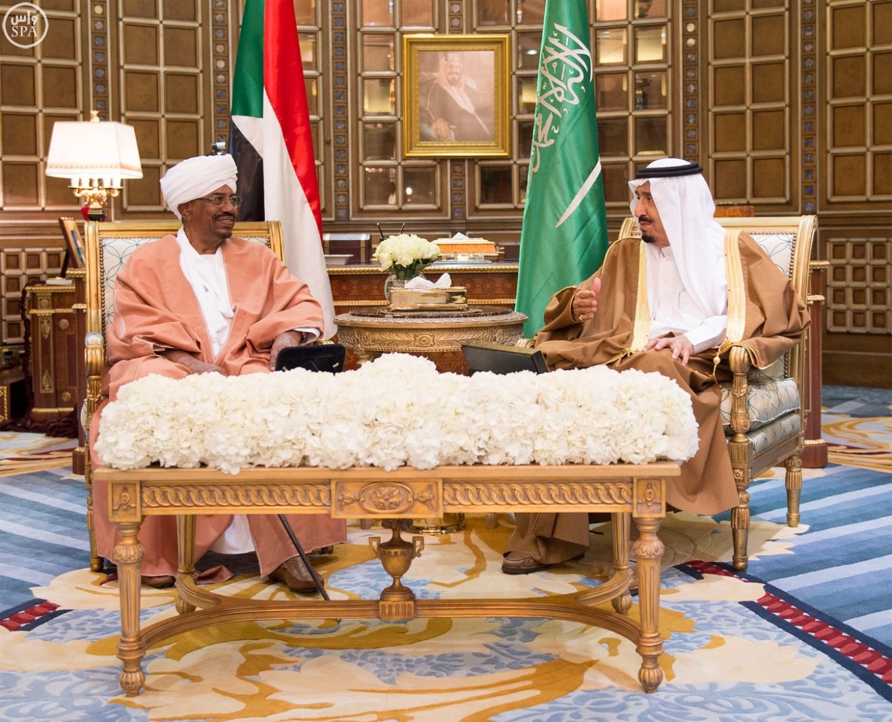 Saudi King Salman bin Abdulaziz Al Saud held talks with visiting Sudanese President Omar Hassan Al-Bashir