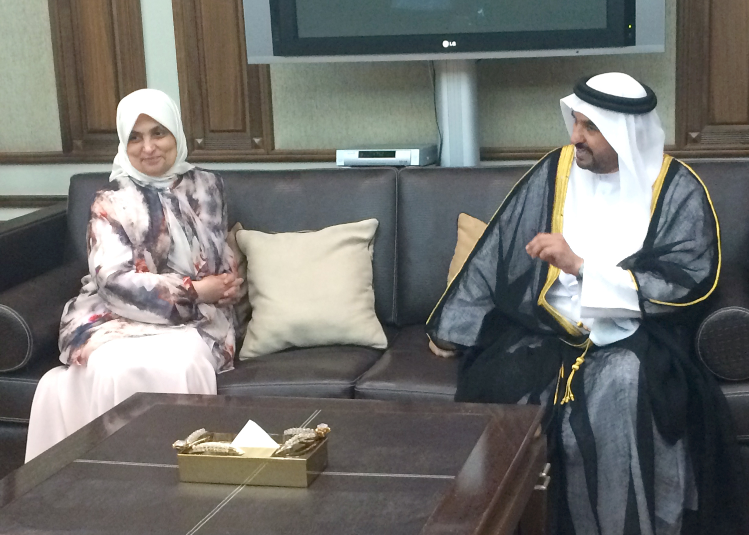 Kuwaiti Minister hails Sheikha Fatima Al-Ketbi for contributions to family programs
