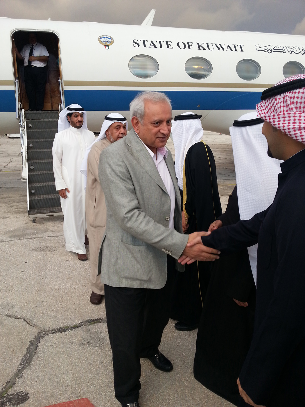 وزير التربية ووزير التعليم العالي الكويتي الدكتور بدر حمد العيسى لدى وصوله الى العاصمة الاردنية