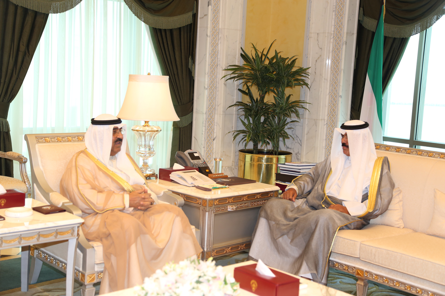 Highness the Deputy Amir, Crown Prince Sheikh Nawaf Al-Ahmad Al-Jaber Al-Sabah received Deputy Chief of the National Guards Sheikh Meshaal Al-Ahmad Al-Jaber Al- Sabah