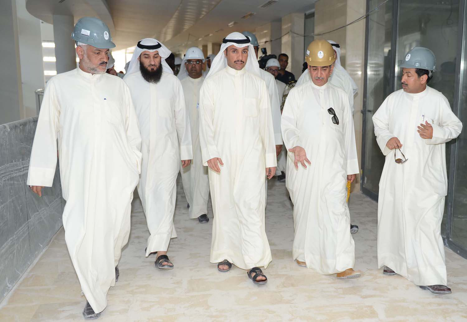 رئيس مجلس الأمة مرزوق علي الغانم خلال تفقده مبنى أعضاء مجلس الأمة الجديد