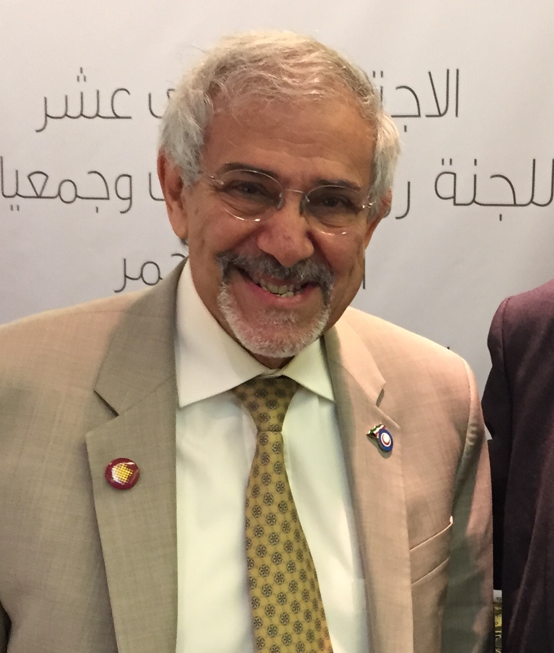 رئيس مجلس ادارة جمعية الهلال الاحمر الدكتور هلال الساير