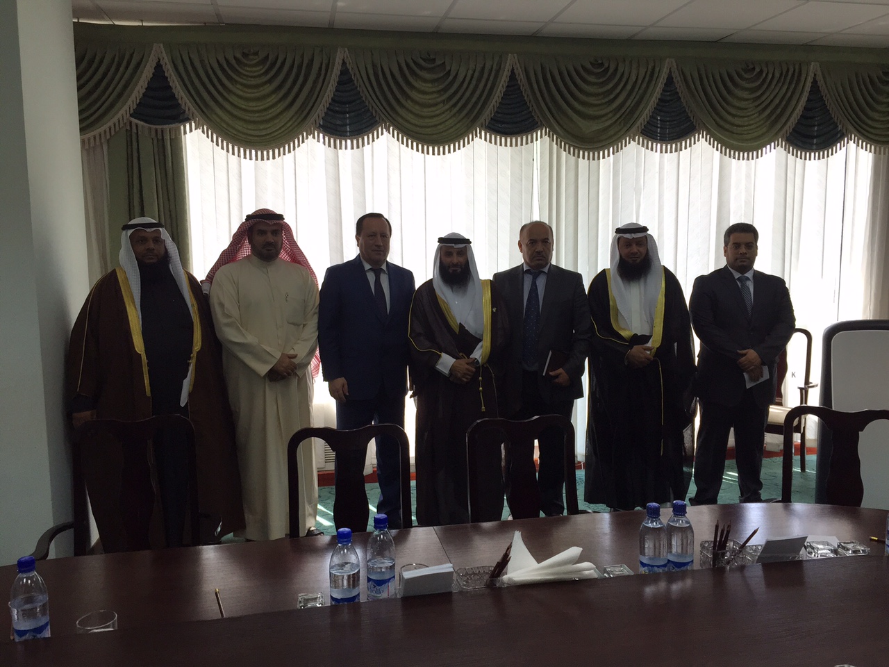 The visiting Kuwaiti parliamentary delegation, headed by MP Saud Al-Hereiji, with Uzbek Minister for Religions Affairs and Chair of the Committee on Religious Affairs Artukbek Adilovich Yusupov