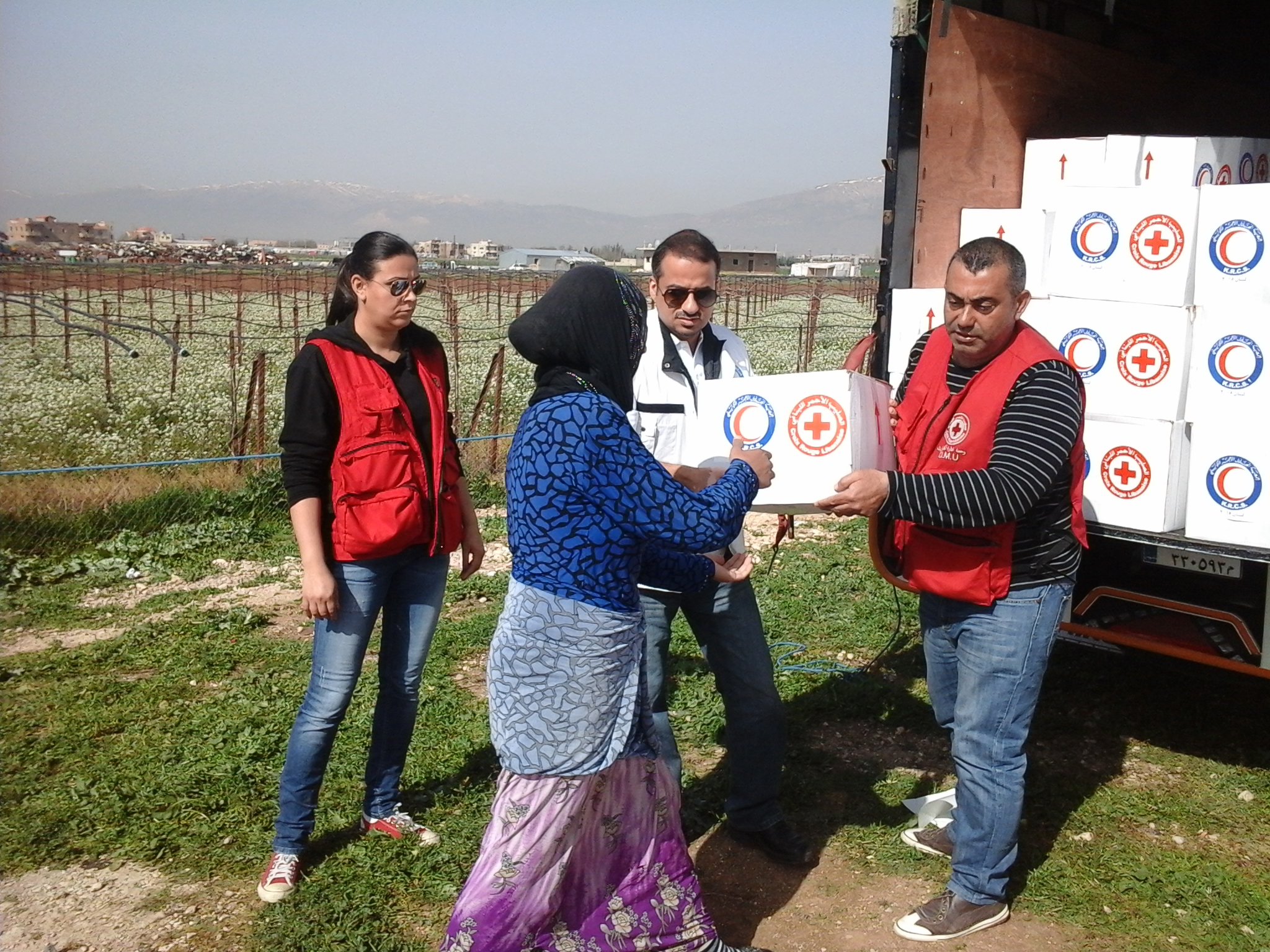 KRCS hands out relief aid to 5,000 Syrian families in Lebanon
