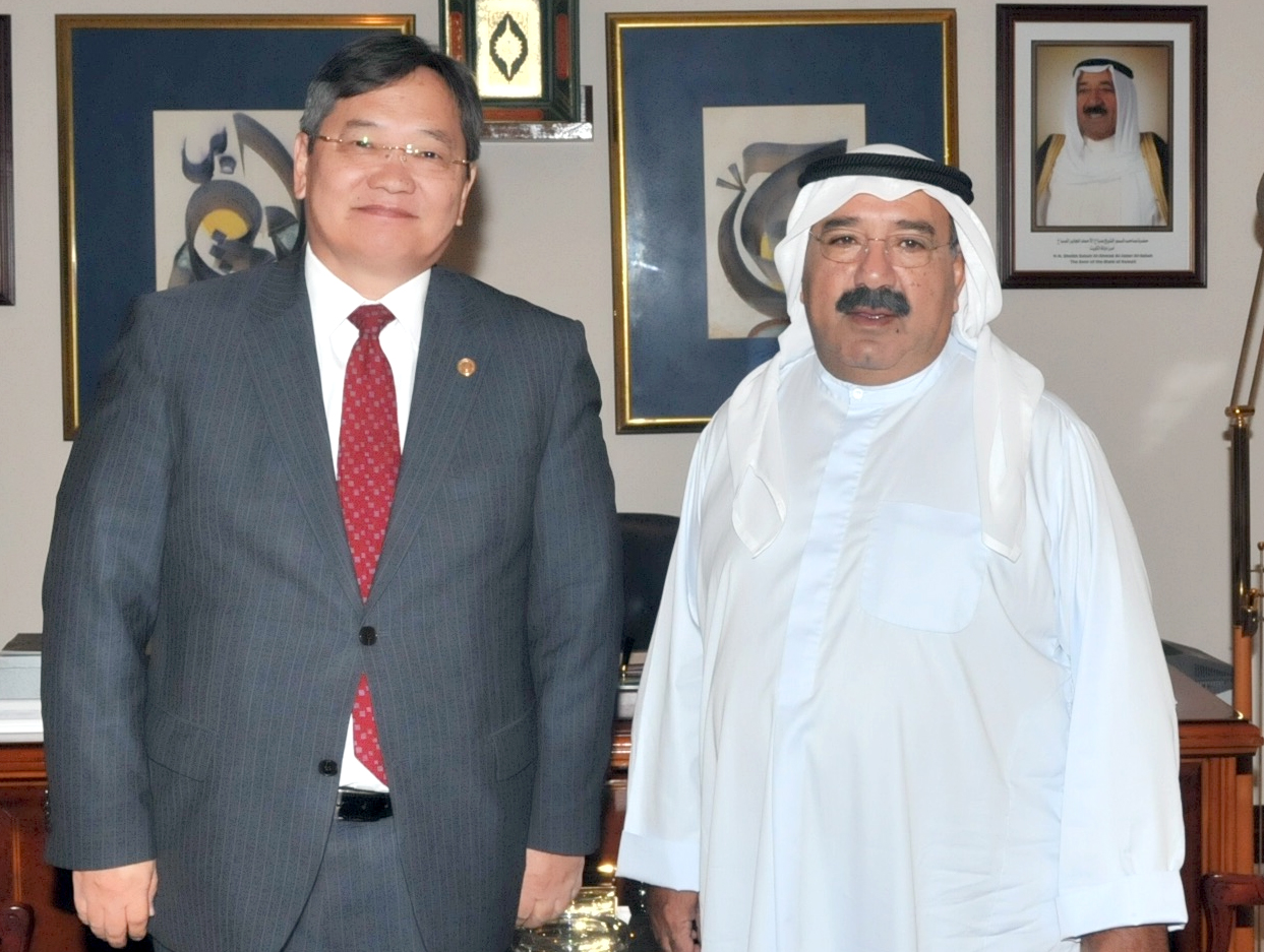Minister of Amiri Diwan Affairs Sheikh Nasser Sabah Al-Ahmad Al-Sabah with Ambassador of Mongolia to Kuwait Sodnom Enkhabt