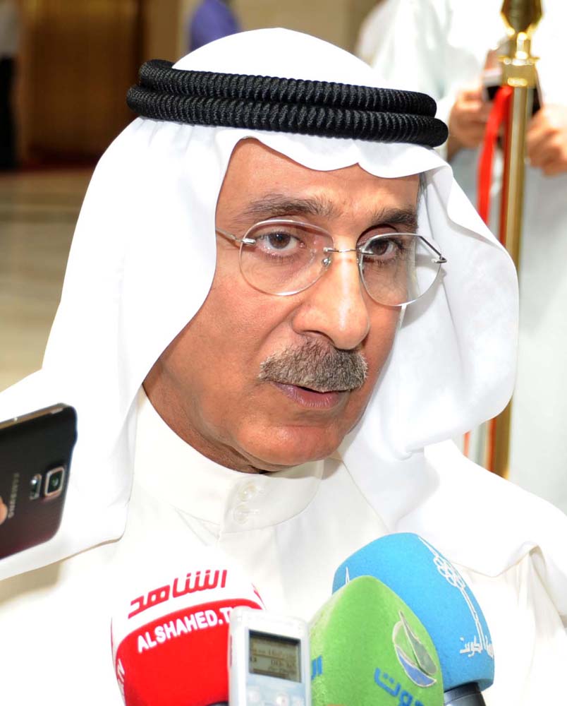 وزير الأشغال العامة ووزير الكهرباء والماء المهندس أحمد الجسار