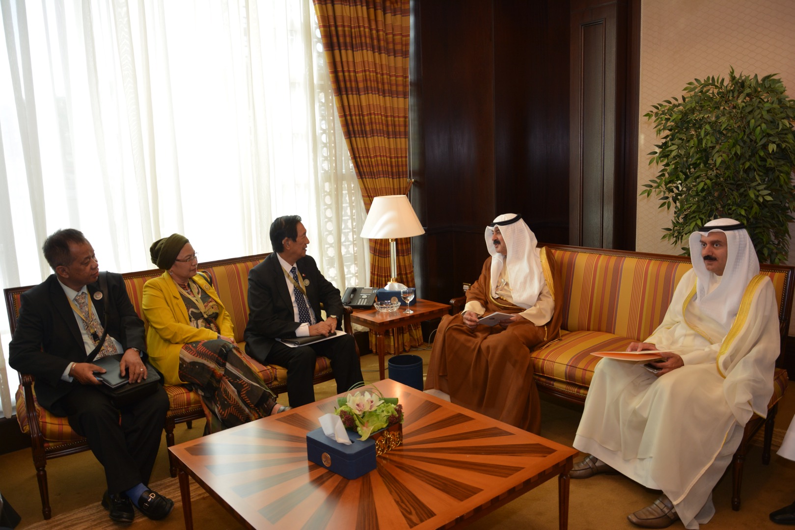 Undersecretary of the Foreign Ministry Khaled Al-Jarallah receives his Philippine counterpart Rafael Seguis