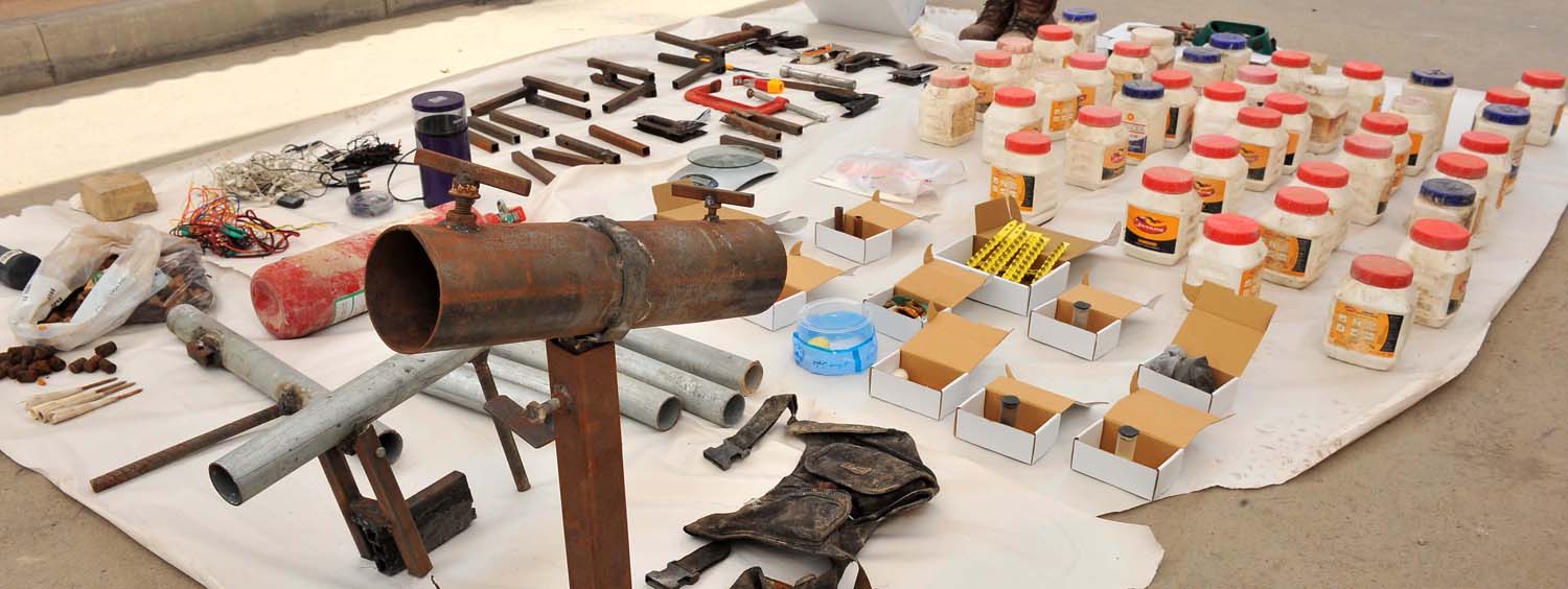 كميات كبيرة من المواد والأدوات التي تستخدم في تنفيذ الأعمال الإرهابية وتصنيع وتركيب عبوات شديدة الانفجار