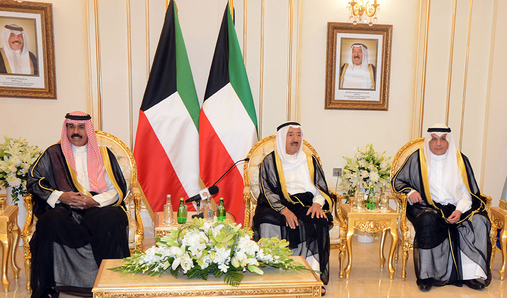 His Highness the Amir Sheikh Sabah Alآ­Ahmad Alآ­Jaber Alآ­Sabah visits Kuwait Army Officers' Club