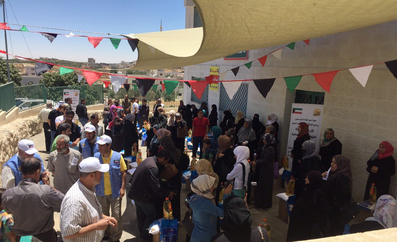 Kuwaiti volunteers offer aid to Syrians in Jordan