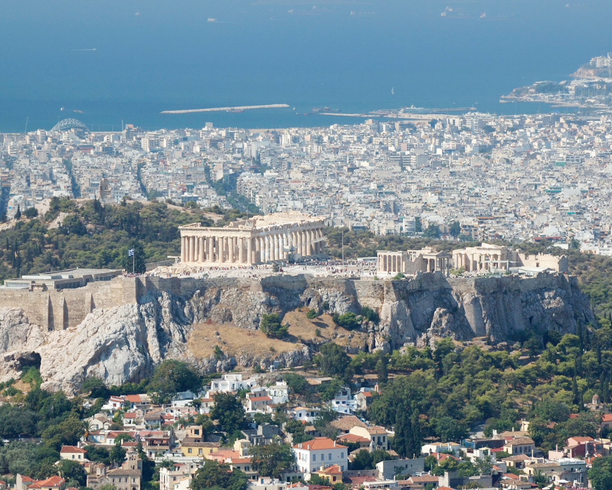 Low property prices in Greece whet investors' appetite