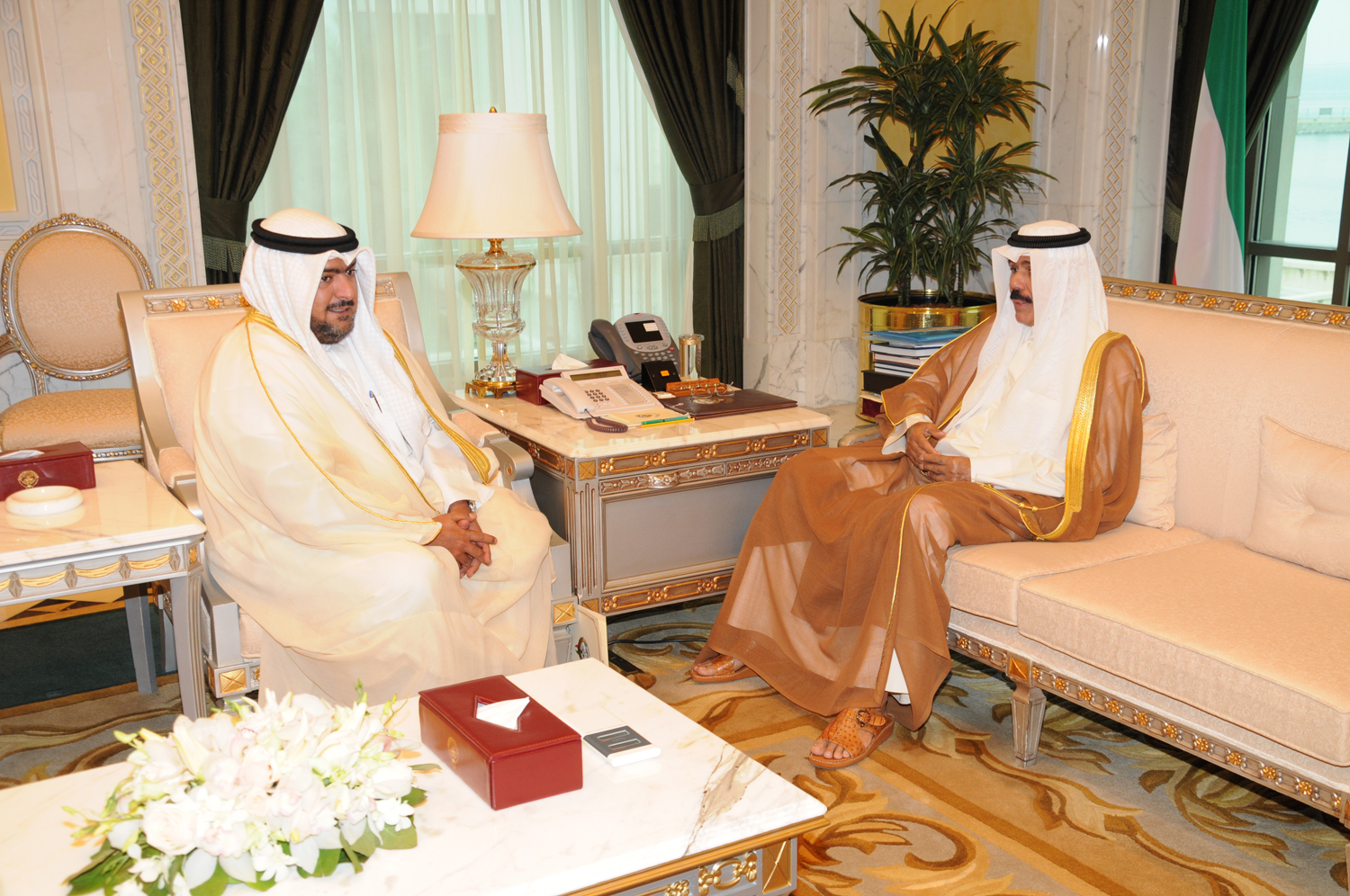 His Highness the Deputy Amir and Crown Prince Sheikh Nawaf Al-Ahmad Al-Jaber Al-Sabah received Chief of the National Security Apparatus Sheikh Thamer Ali Sabah Al-Salem Al-Sabah