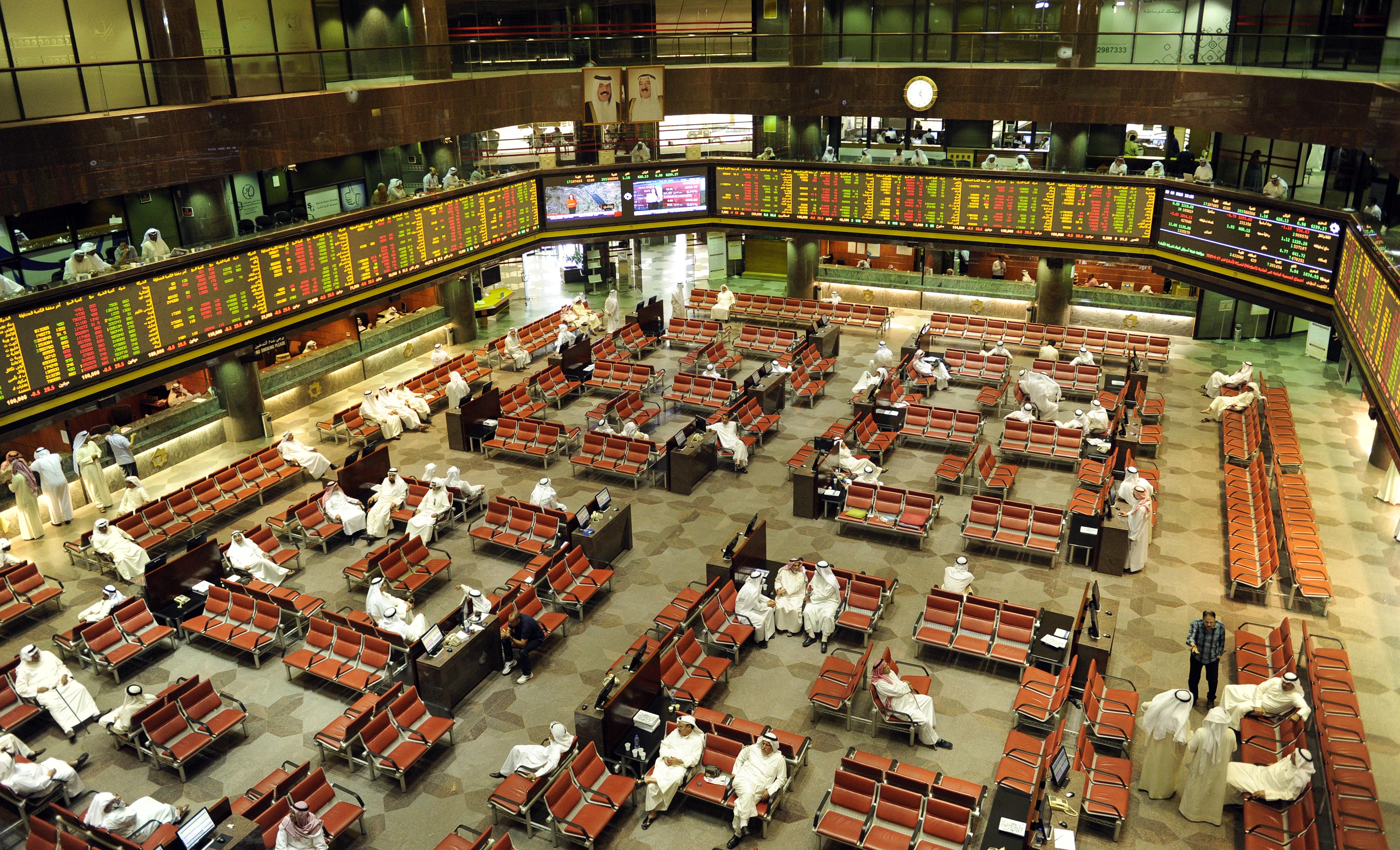 KSE indices rise in Wednesday's session early trades
