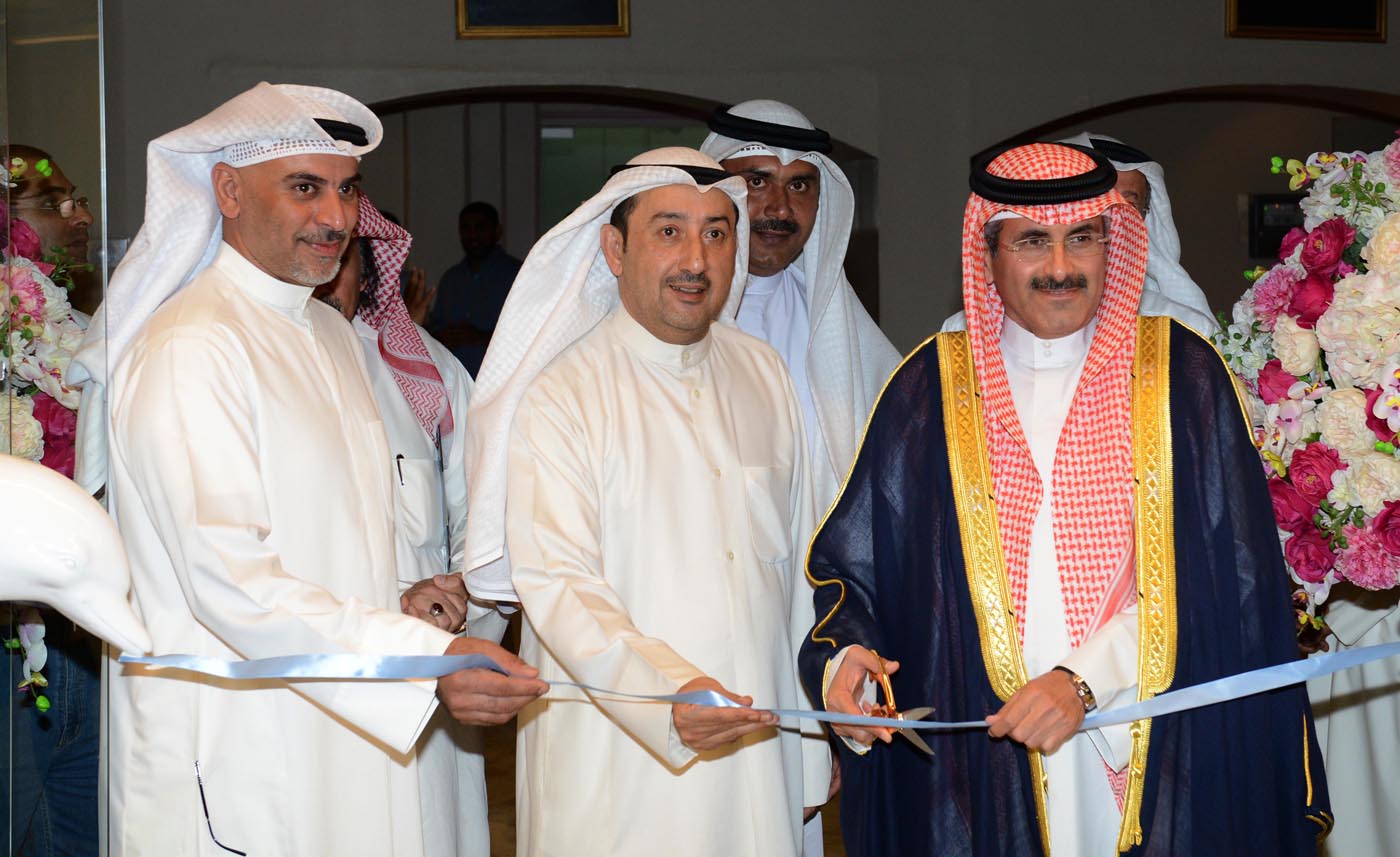 Board Chairman and Director General of Kuwait News Agency (KUNA) Sheikh Mubarak Al-Duaij Al-Ibrahim Al-Sabah opens Al-Qallaf's photo gallery