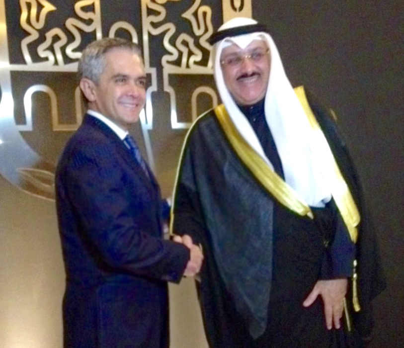 Kuwaiti Ambassador to Mexico Sameeh Johar Hayat with head of the Government of the Federal District and Mayor of Mexico City Miguel Angel Mancera