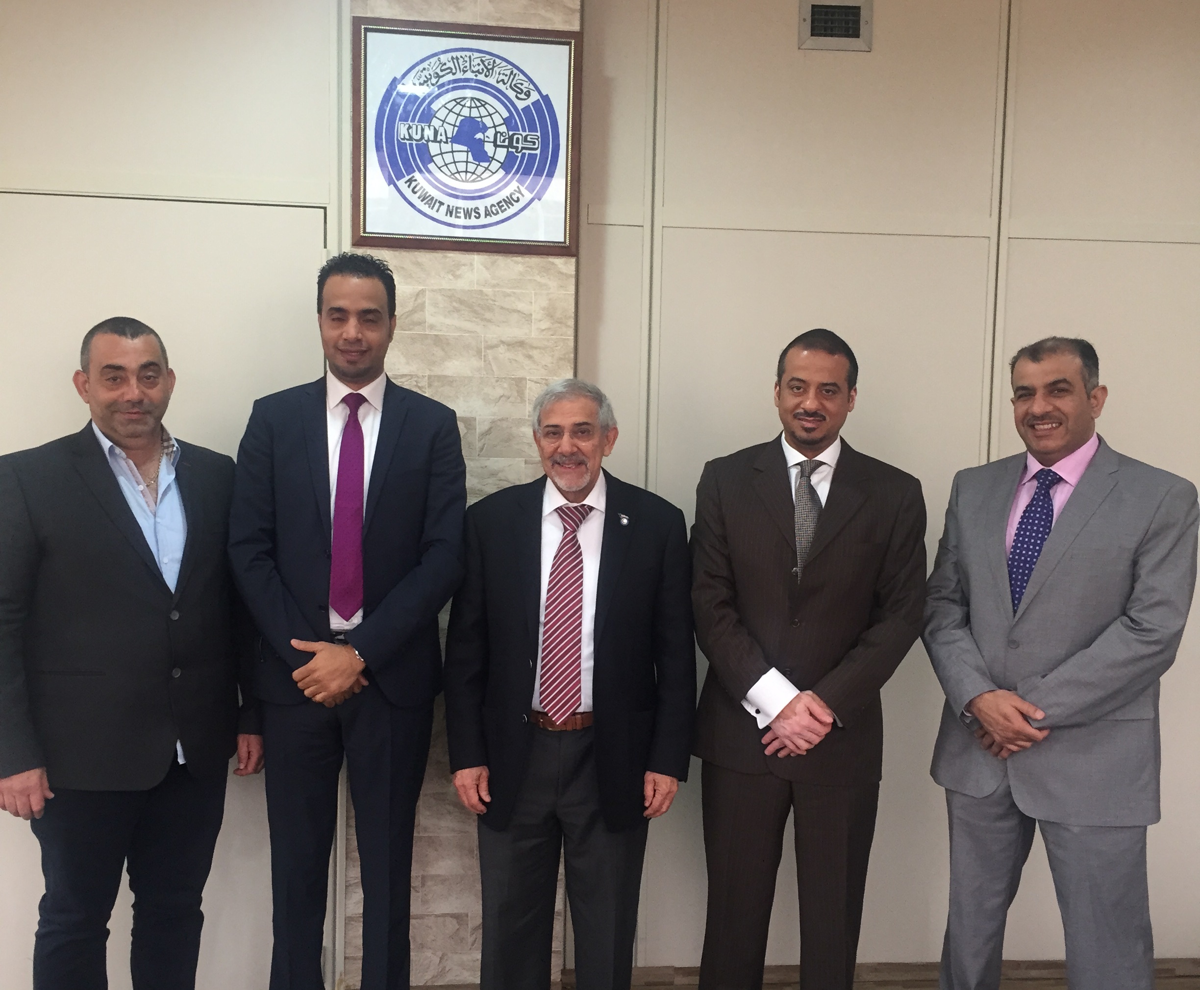 Chairman of Kuwait Red Crescent Society (KRCS) Dr. Hilal Al-Sayer with Kuwait News Agency beareau officials in Beirut