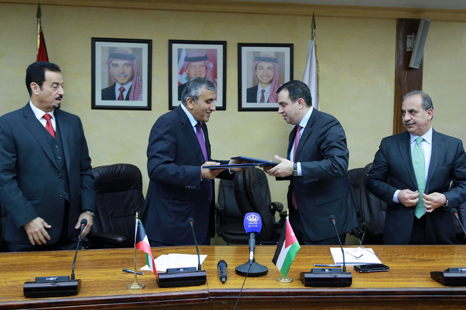 Signing of a grant agreement in Amman between Kuwait Fund for Arab Economic Development (KFAED) and the Jordanian government