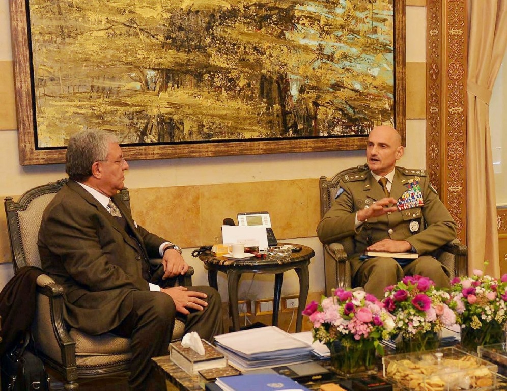 UNIFIL Commander Maj-Gen Luciano Portolano in a meeting with Interior Minister Nohad Machnouk